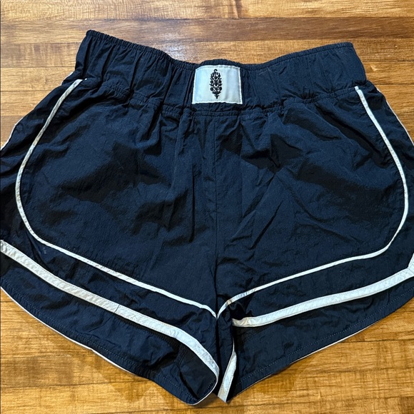 Free People Movement Varsity Blues Shorts Women XS Black Running Outdoors (g1) - Picture 3 of 6